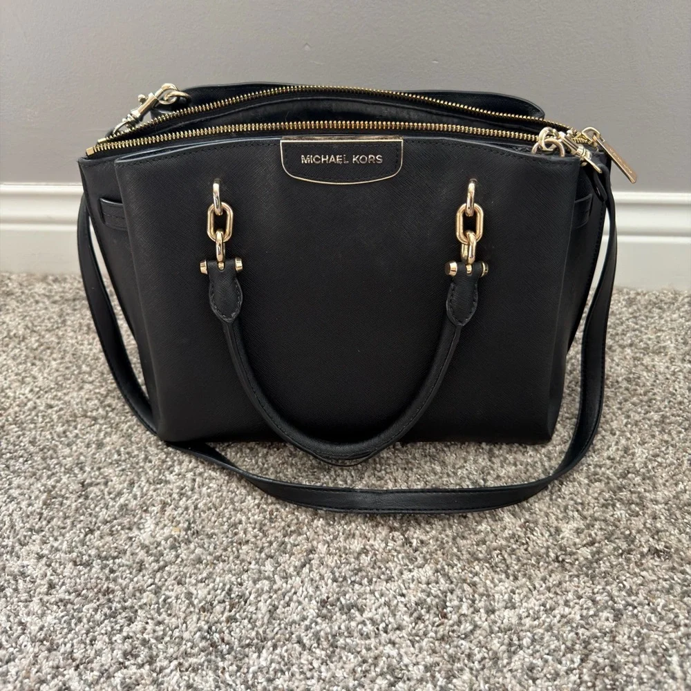 Michael Kors Rochelle Purse with Gold accents